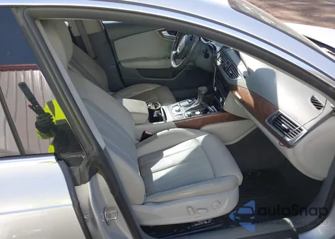 2015 Audi A7 3.0T Premium Plus z USA, uszkodzony, nr VIN WAU2GAFC3FN047513